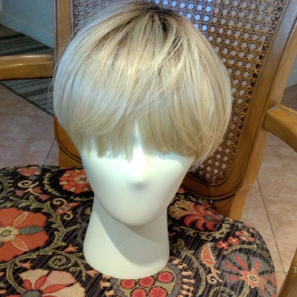 Elegant Hombre Blonde Bob Wig for Women